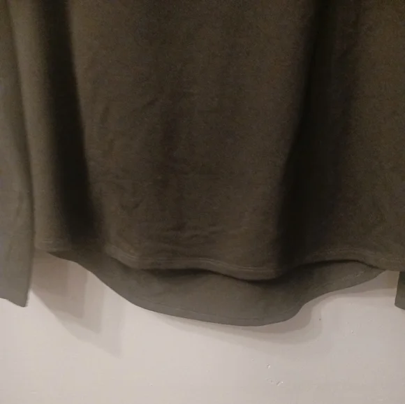 Final $5 Old Navy Split (open) Back Hi-Lo Longsleve Knit  Top Sz. L Black - Picture 6 of 6